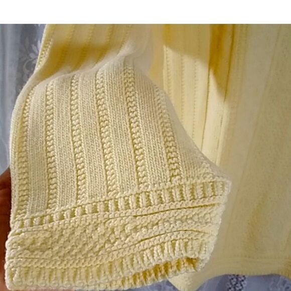 Basic Education Classic Yellow Turtleneck Sweater for Men Size M Unisex - Picture 4 of 8